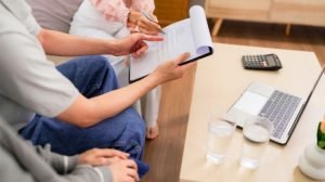 couple shopping for insurance with advisor